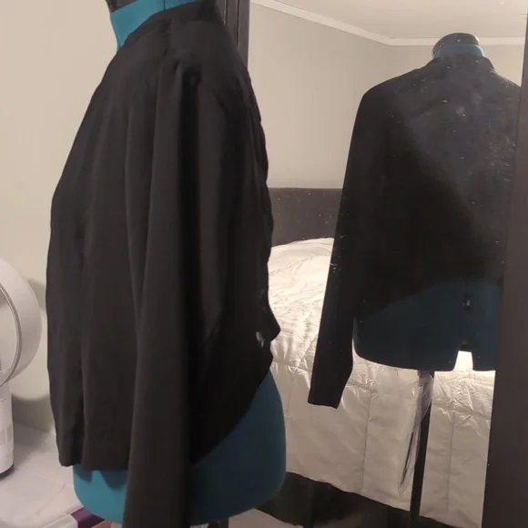 Blazer - Picture 3 of 8